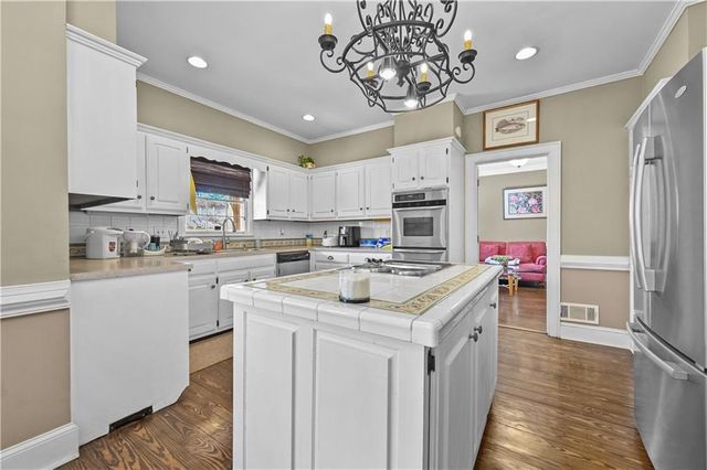 110 Amsterdam Drive SW, Lilburn, GA 30047