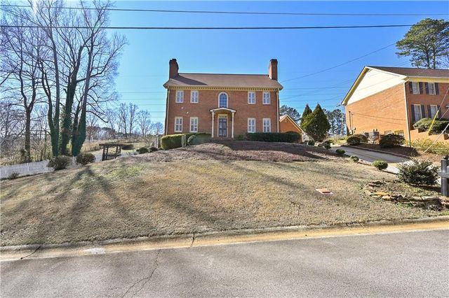 110 Amsterdam Drive SW, Lilburn, GA 30047