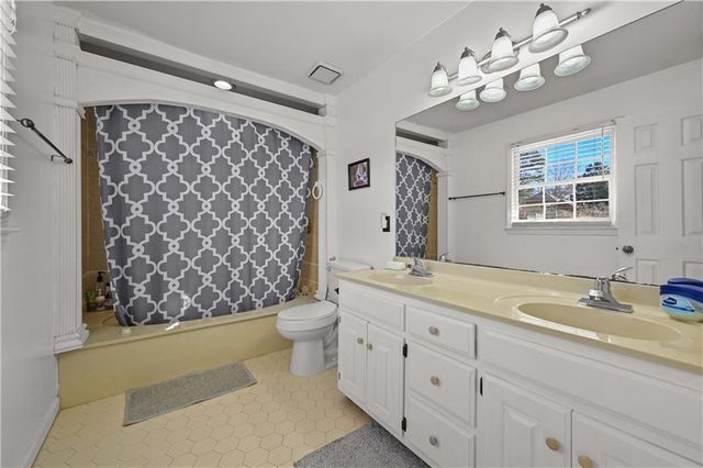 110 Amsterdam Drive SW, Lilburn, GA 30047