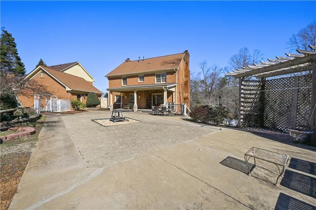 110 Amsterdam Drive SW, Lilburn, GA 30047