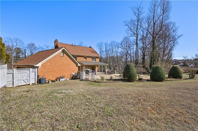 110 Amsterdam Drive SW, Lilburn, GA 30047