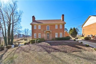 110 Amsterdam Drive SW, Lilburn, GA 30047