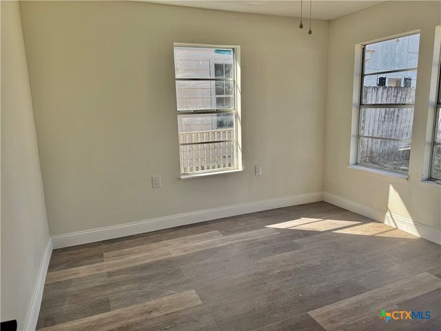 2204 E Colorado Street, Victoria, TX 77901