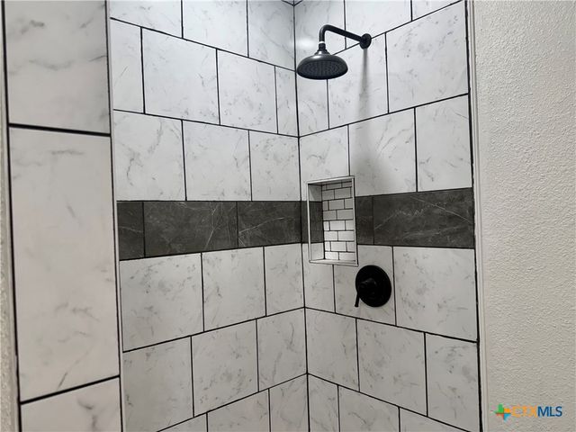 2204 E Colorado Street, Victoria, TX 77901