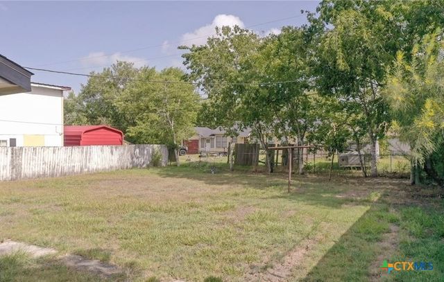 2204 E Colorado Street, Victoria, TX 77901