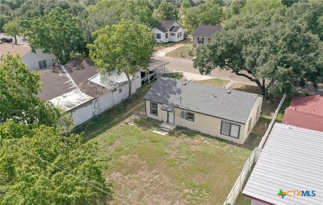 2204 E Colorado Street, Victoria, TX 77901