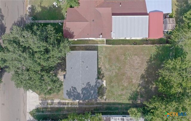 2204 E Colorado Street, Victoria, TX 77901