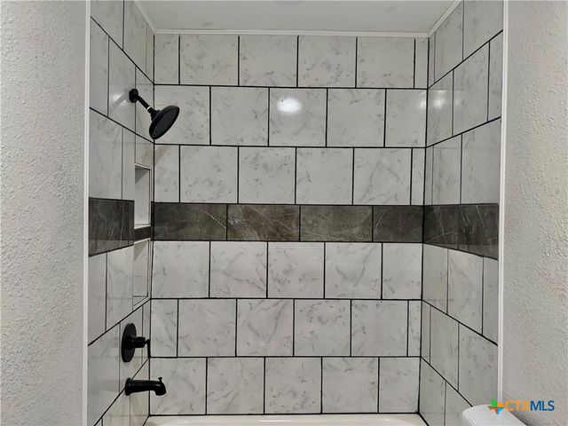 2204 E Colorado Street, Victoria, TX 77901