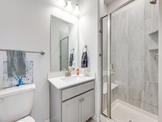 2094 Creekbluff Circle, Lewisville, TX 75010