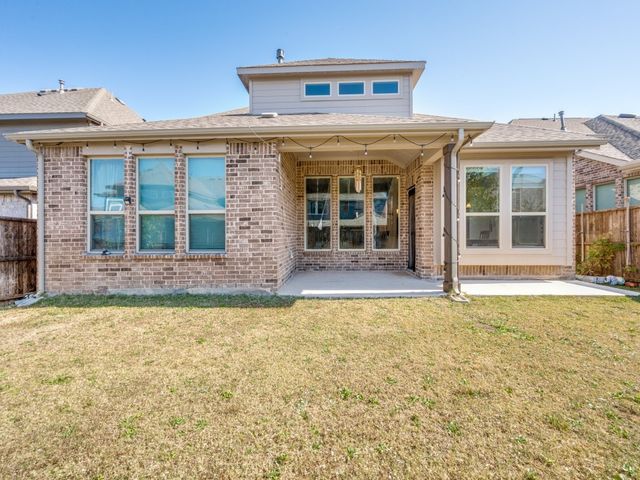 2094 Creekbluff Circle, Lewisville, TX 75010