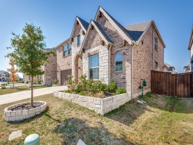 2094 Creekbluff Circle, Lewisville, TX 75010