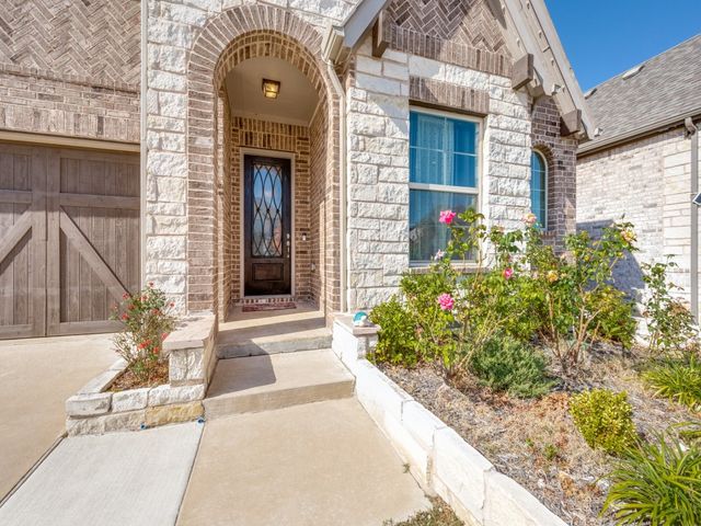2094 Creekbluff Circle, Lewisville, TX 75010