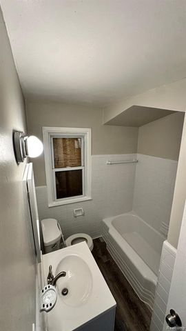 19339 Mansfield Street, Detroit, MI 48235