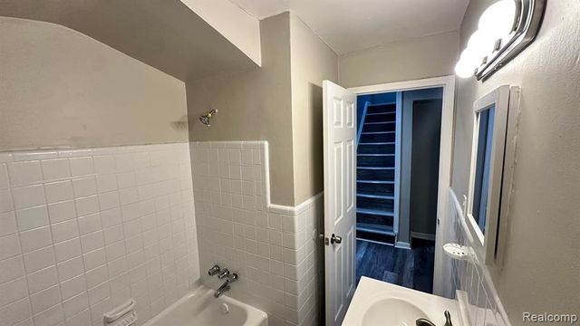 19339 Mansfield Street, Detroit, MI 48235