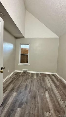 19339 Mansfield Street, Detroit, MI 48235