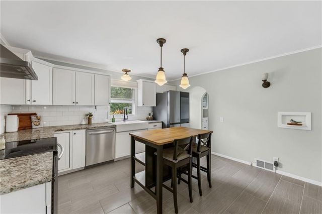 607 S Elm Street, Louisburg, KS 66053