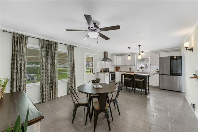 607 S Elm Street, Louisburg, KS 66053