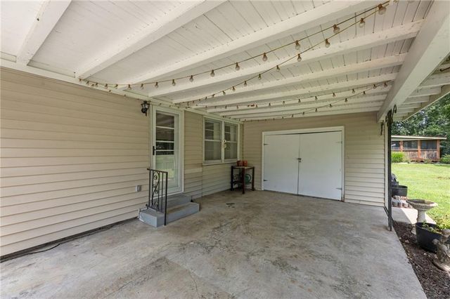 607 S Elm Street, Louisburg, KS 66053