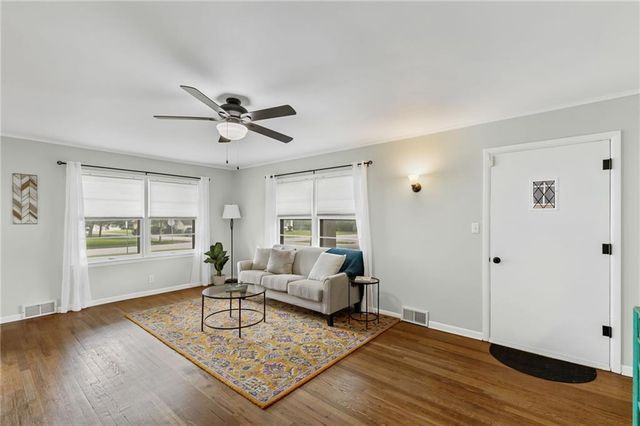 607 S Elm Street, Louisburg, KS 66053
