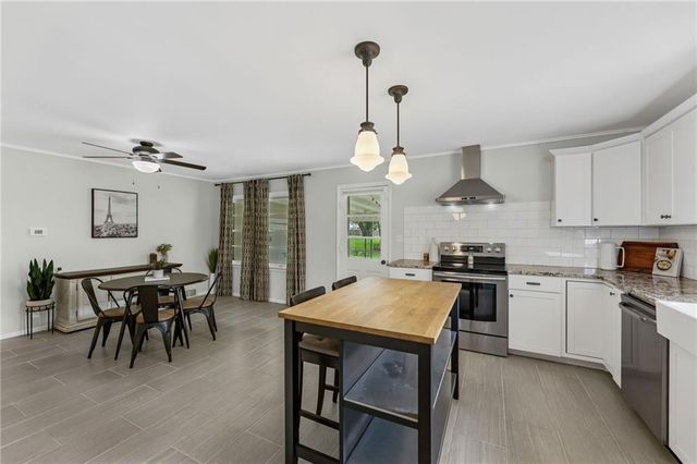607 S Elm Street, Louisburg, KS 66053