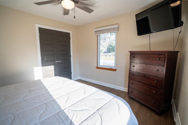 2804 Sunny Lane, Cedar Falls, IA 50613