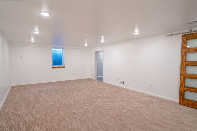 2804 Sunny Lane, Cedar Falls, IA 50613