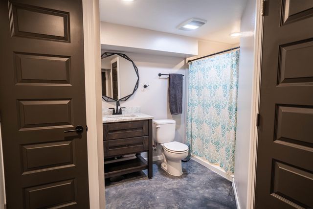 2804 Sunny Lane, Cedar Falls, IA 50613