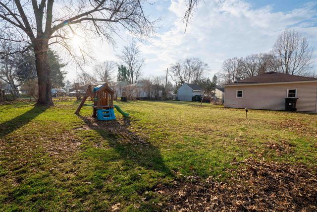 2804 Sunny Lane, Cedar Falls, IA 50613