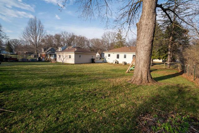 2804 Sunny Lane, Cedar Falls, IA 50613