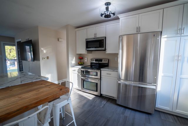 2804 Sunny Lane, Cedar Falls, IA 50613