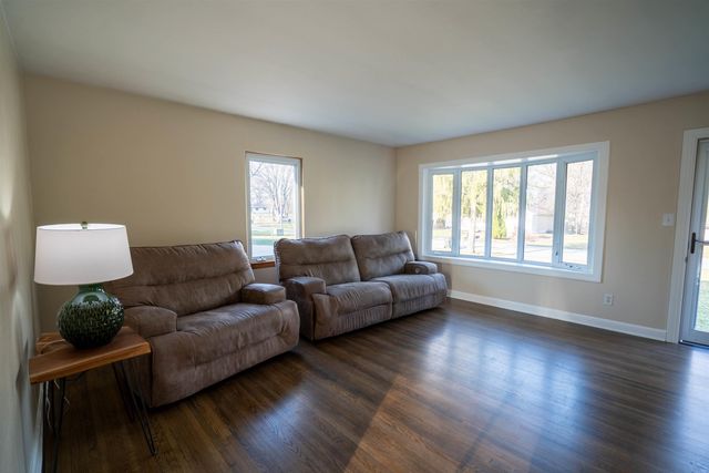 2804 Sunny Lane, Cedar Falls, IA 50613