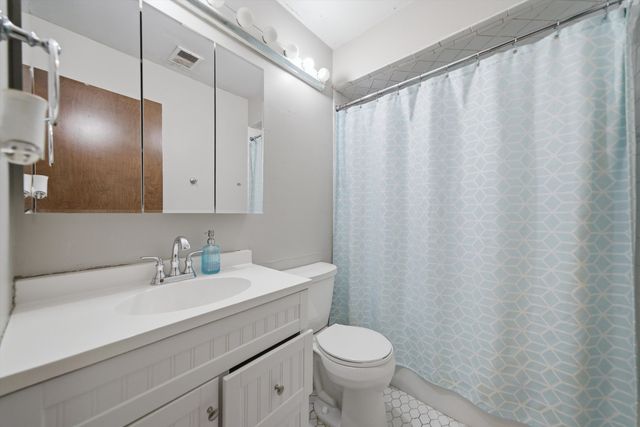12720 CARRIAGE Lane F1, Crestwood, IL 60418