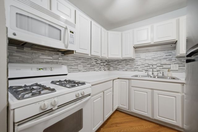 12720 CARRIAGE Lane F1, Crestwood, IL 60418