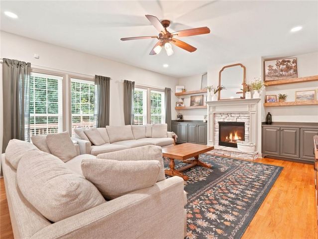 1038 Boxwood Lane, Canton, GA 30114