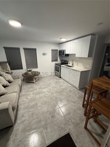 2020 Washington St 3, Hollywood, FL 33020