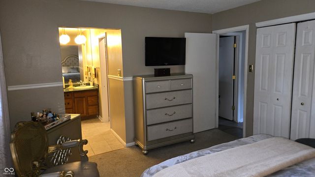 8221 Orchid Lane, Indianapolis, IN 46219