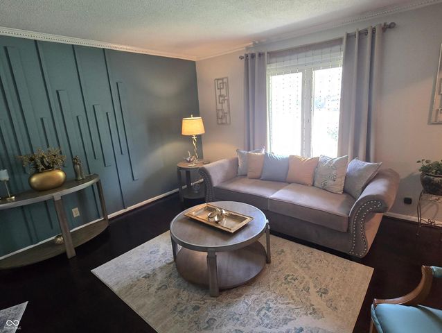 8221 Orchid Lane, Indianapolis, IN 46219