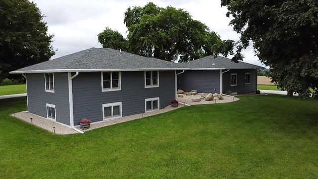 3743 S Milton Shopiere Road, Janesville, WI 53546