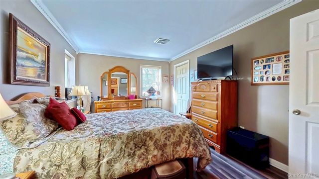 1020 Washington Green, New Windsor, NY 12553