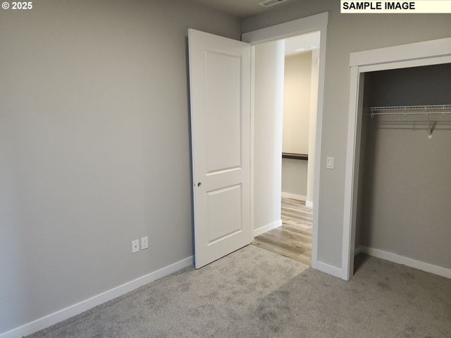 717 Magnolia Ave, Woodburn, OR 97071