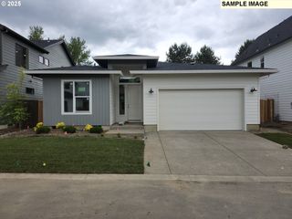717 Magnolia Ave, Woodburn, OR 97071