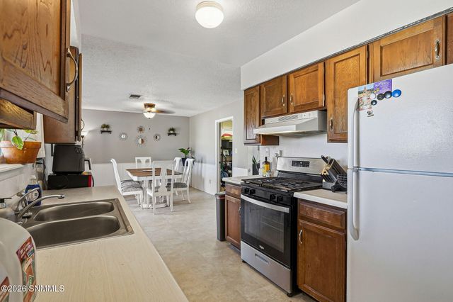 1827 Ash Avenue, Las Cruces, NM 88001