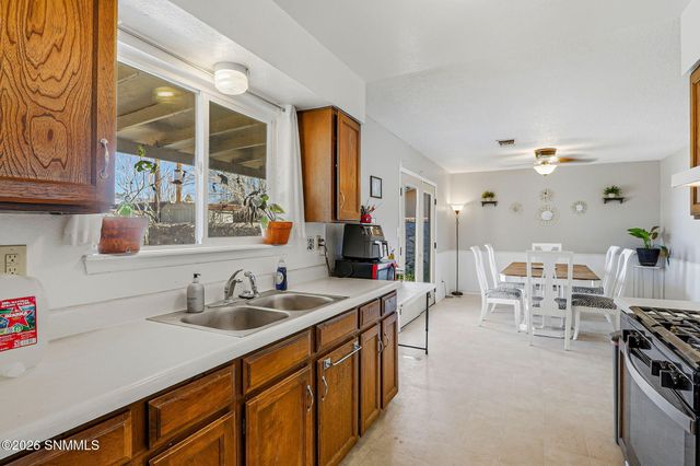 1827 Ash Avenue, Las Cruces, NM 88001