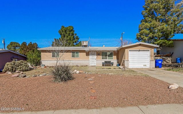 1827 Ash Avenue, Las Cruces, NM 88001