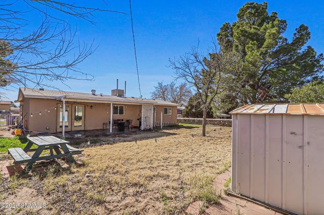 1827 Ash Avenue, Las Cruces, NM 88001