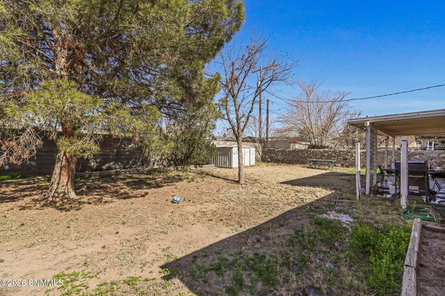 1827 Ash Avenue, Las Cruces, NM 88001