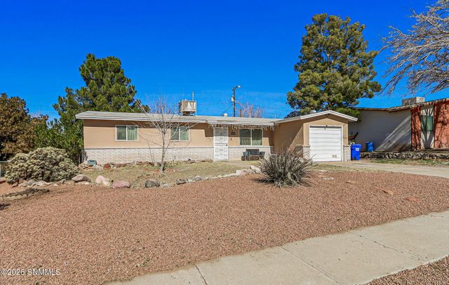 1827 Ash Avenue, Las Cruces, NM 88001