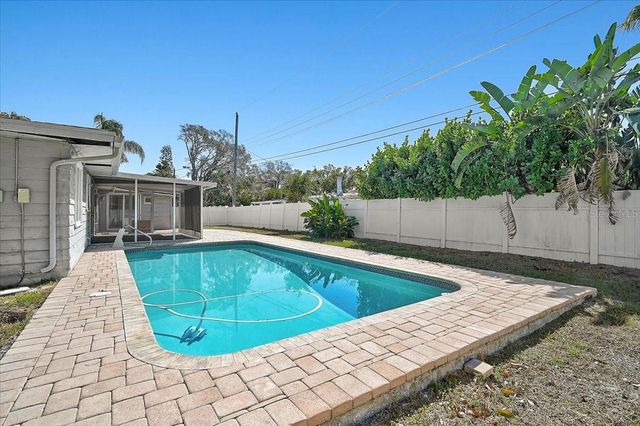 2866 LOUISE STREET, Sarasota, FL 34237