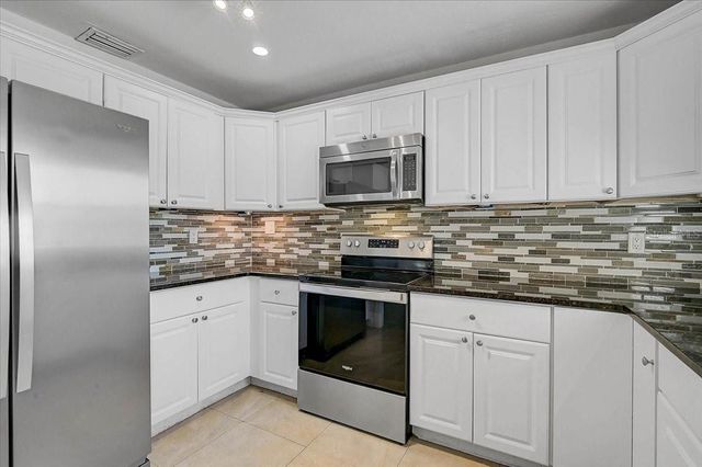 2866 LOUISE STREET, Sarasota, FL 34237