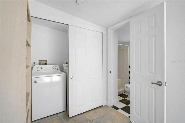 2866 LOUISE STREET, Sarasota, FL 34237